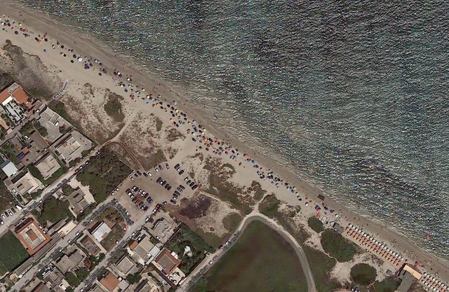 Haus mit Garten, 50 m vom Meer entfernt. Spiaggiabella Kitespot