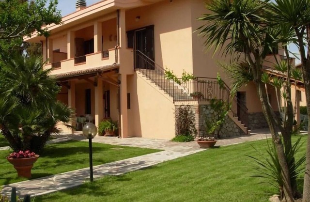 House with large garden - Ground floor