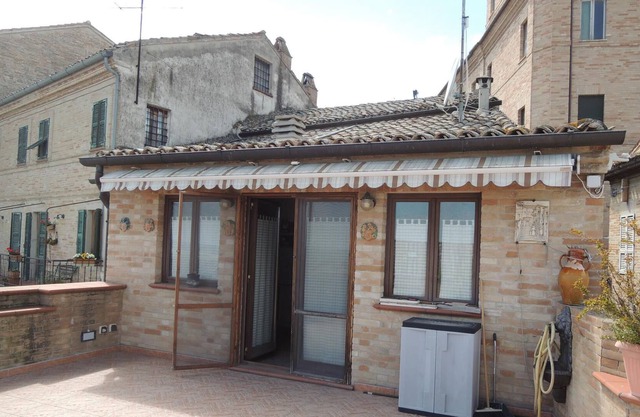 Haus mit Terrasse an den historischen Mauern!