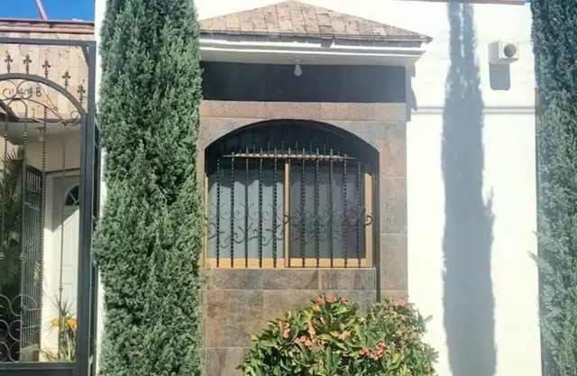 House with magnificent location in col. Scally, close to everything!!!
