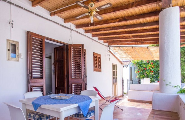 Haus mit Terrasse nur wenige Schritte vom Meer entfernt