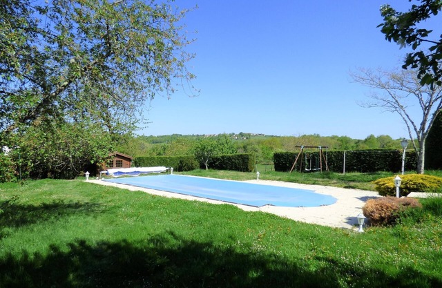 Haus mit Pool in einem ruhigen Weiler, 4 Felder