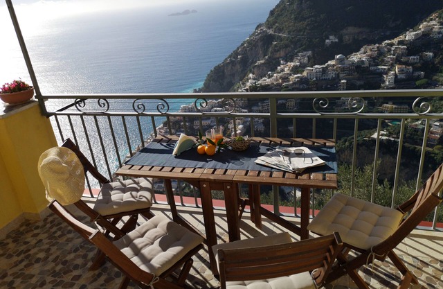 Haus mit eigenem Parkplatz und einen herrlichen Blick auf die Bucht von Positano