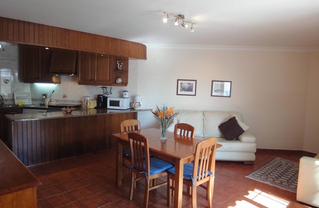 House with sea view, garden and barbecue, near Guincho beach and Cascais
