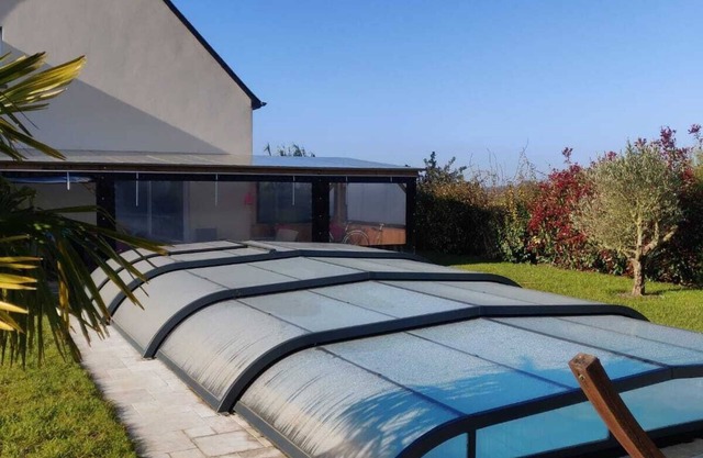 House with swimming pool near St Malo /Dinan / Mont St Michel/ Foret de Brocéliande