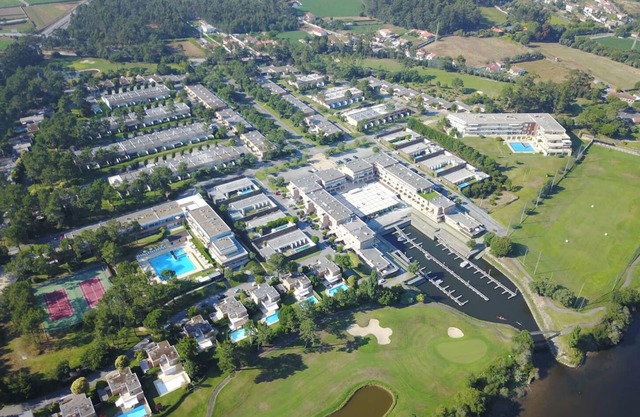 House with Swimming Pool, Tennis, Golf & Nature