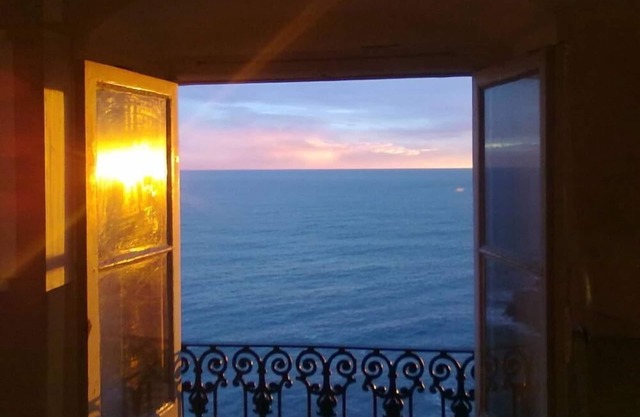 Haus mit Terrasse auf der Klippe, direkter Zugang zum Meer, Strand 15min