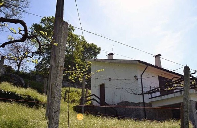House With Views of the River