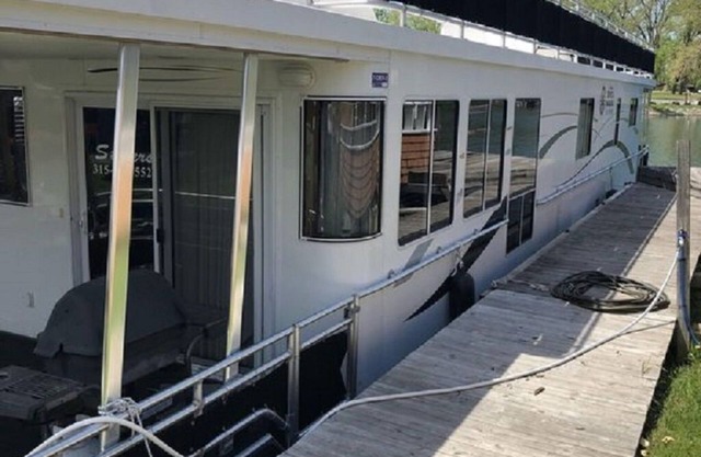 Hausboot an der Mündung des Seneca Lake!