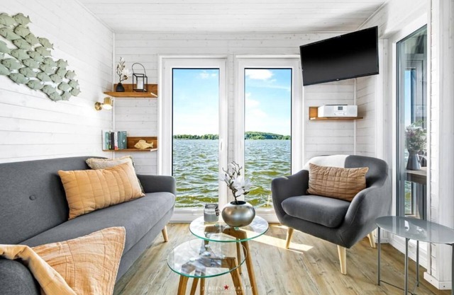 Hausboot Glücksmomente für 4 Personen mit Dachterrasse am Ostseefjord Schlei