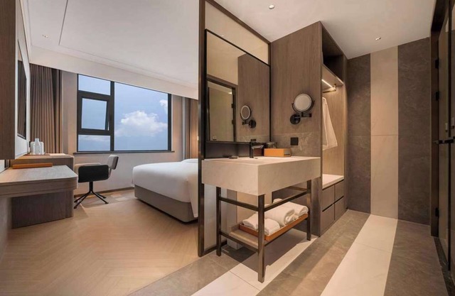 Howard Johnson by Wyndham Life Kunming Guandu Hotel