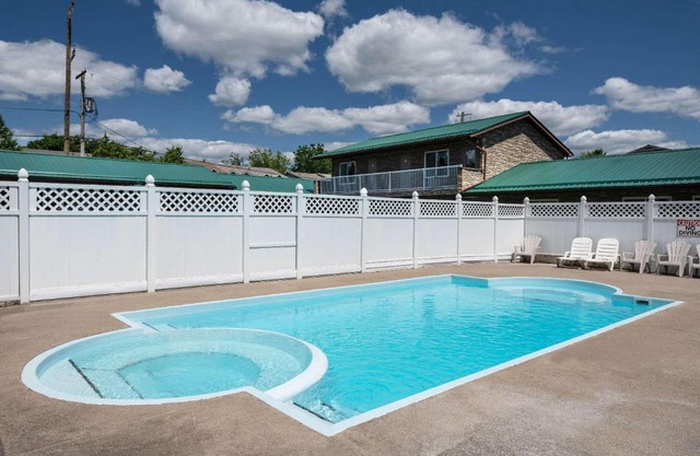 Howard Johnson by Wyndham Gananoque