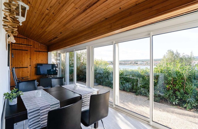 HPG52 : Ideal gelegenes 2-Zimmer Haus mit Galerie GRUISSAN - LES AYGUADES
