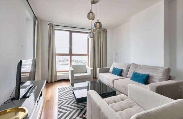 Hryniewickiego 6B | Komfortable Wohnung | Balkon und Meerblick