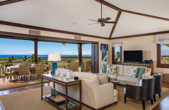 Hali'ipua Villa im Hualalai Resort: Panoramablick auf das Meer, die Berge und Maui