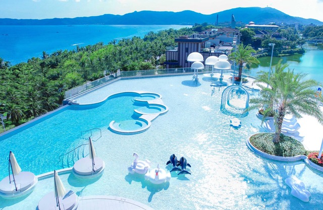 Hualuxe Sanya Yalong Bay Resort