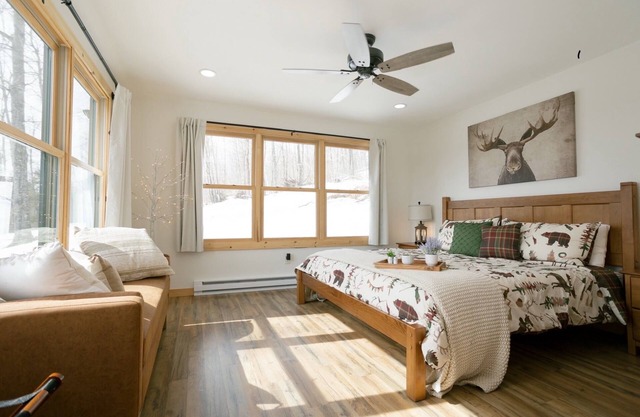Family & Pet-Friendly Mountain Cabin – Minutes from Rangeley