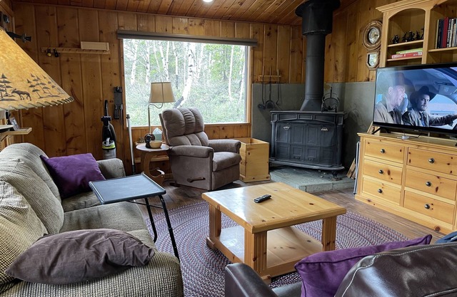 Huckleberry Hut | Yellowstone Cabin|