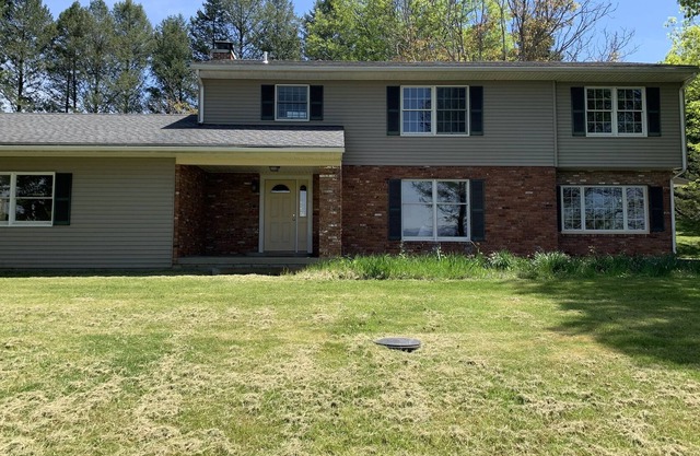 Hudson Home with Scenic Views