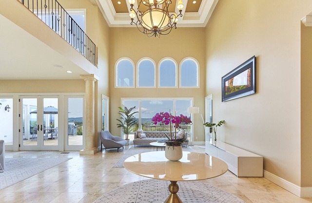 Beautiful villa with amazing views of Hudson River, minutes to Rhinebeck village