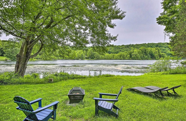 NEW! Hudson Valley Home w/ Lake Views & Kayaks