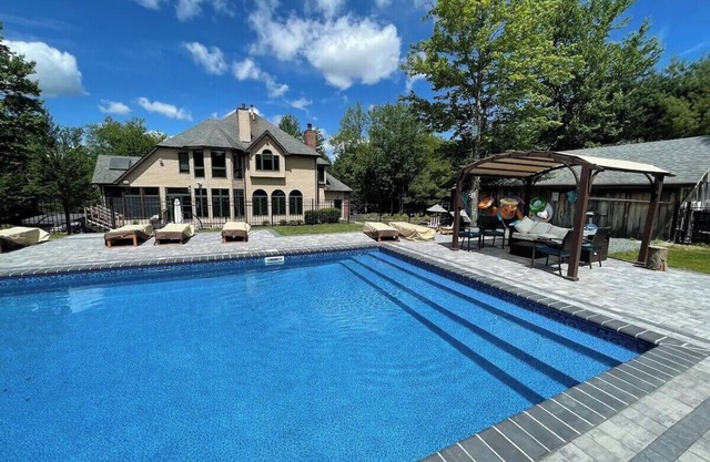 Hudson Valley Luxury | Pool, Theater, Sleeps 28