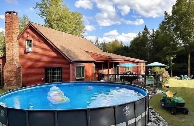 Hudson Valley Mountain Retreat, secluded, surrounded by beautiful forests,...