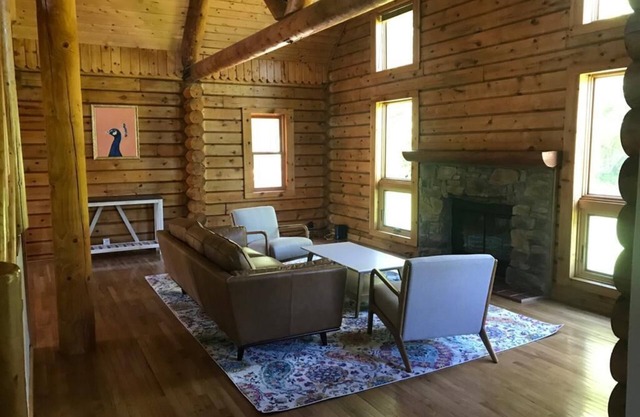 Hudson Valley, Rhinbeck, pristine log home with over 8 acres of land!
