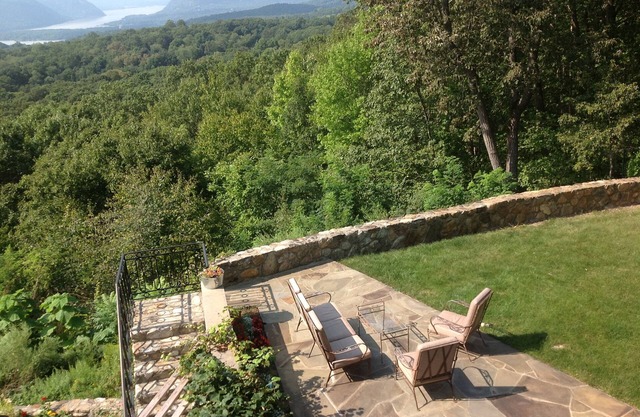 Hudson valley views mountaiuntop home