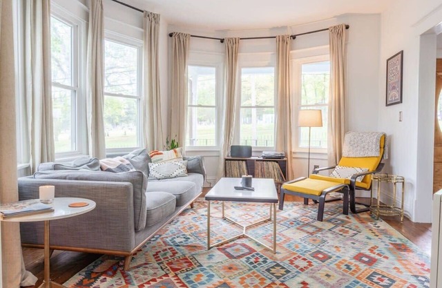 Hudson Victorian - Walkable to Warren St