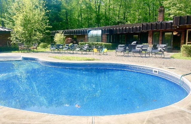 14 Acre / 5000 Sqft / 22 Beds Private Estate Pool Hot Tub Feuerstelle Spiele LOTS Spaces!