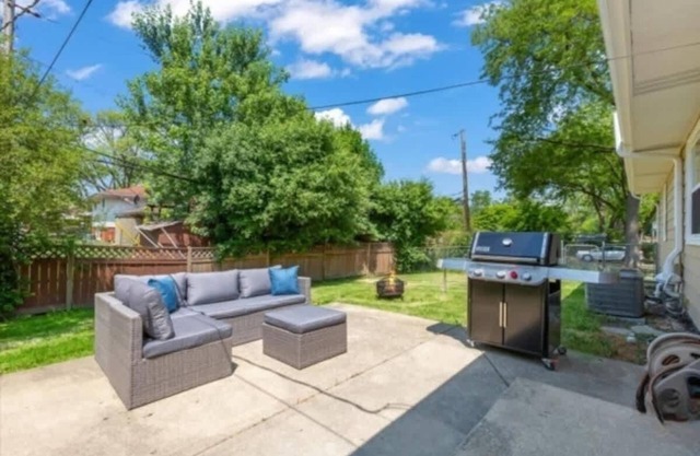 Huge 4BR w/ Yard | Sleeps 8 | LCP Collection