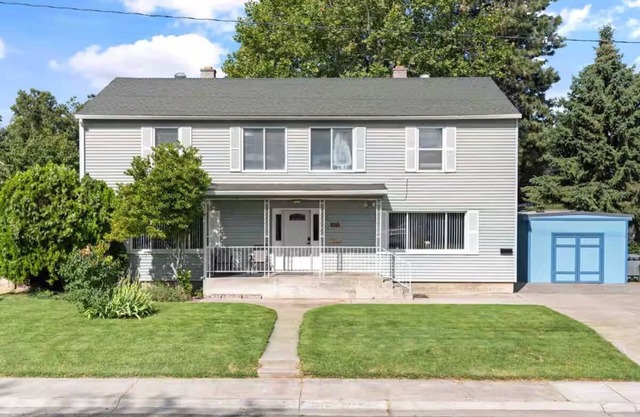 Huge 6 Bedroom Home in Central Richland