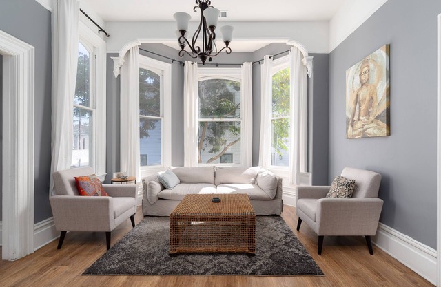Huge 8 Bedroom 4 Bath Entire Duplex - Mins to SF