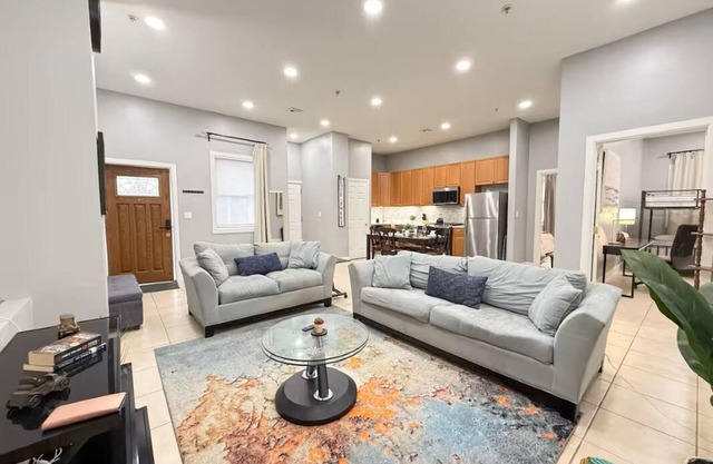 Huge apartment near NYC+Parking!