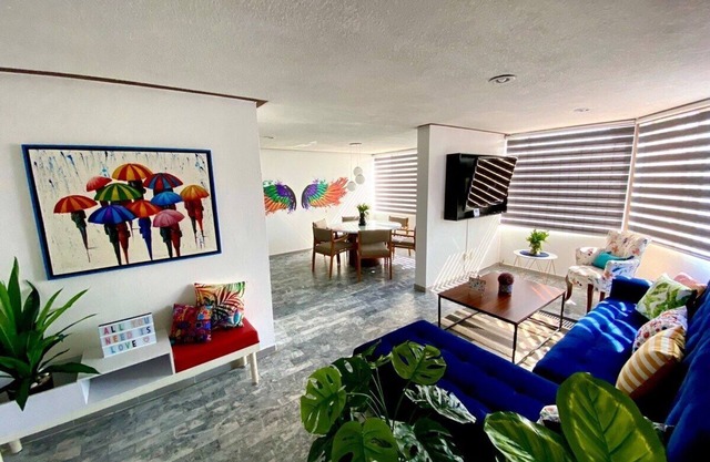 HUGE. FULL APARTMENT 100% REMODELED EXPO AREA