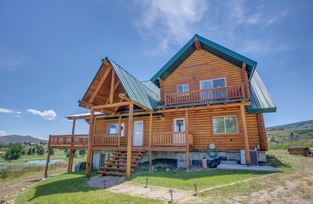 Riesige, wunderschöne Blockhütte, 100% renoviert, Direkt am Golfplatz von Ideal Beach !!