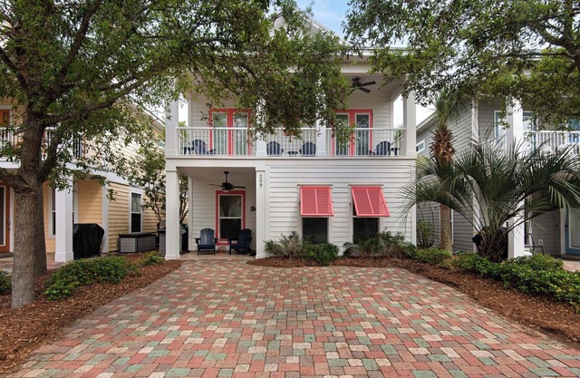 ⭐HUGE Lagoon Pool-Walk2Beach-2 King Suites-Hot Tub-4BR Sandy Feet
