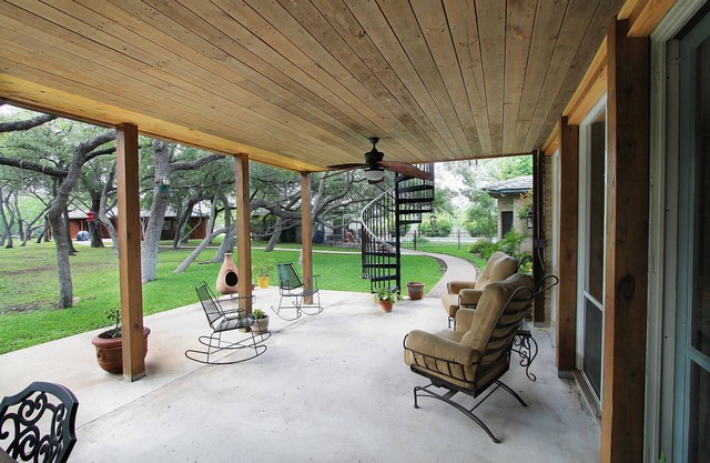 Riesiges Luxushaus mit 3 schönen Cottages nur 20 Minuten Fahrt nach Concan, TX