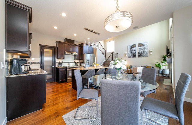 ★HUGE Luxury Home ★ Patio ★ Games Room ★ WiFi!