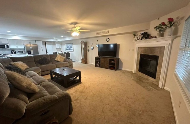 HUGE, Modern 3-Bed Villa in ❤️ of WNY Buffalo Niagara Falls