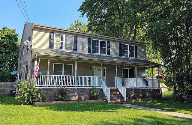 HUGE, Modern Home in ❤️ of WNY Buffalo & Niagara Falls