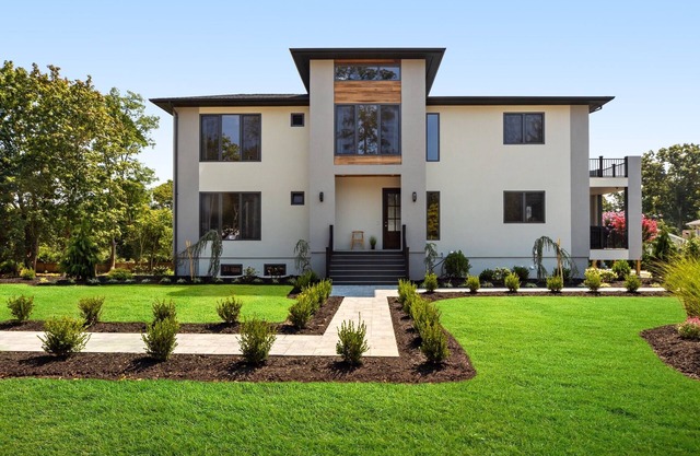 Huge Modern Jamesport Home with Decks & Balconies Near Beaches & Wineries!