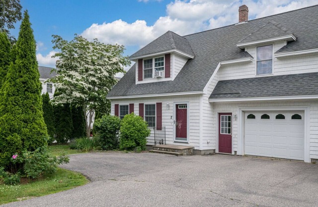 Huge New Townhome 10mins from the Beach