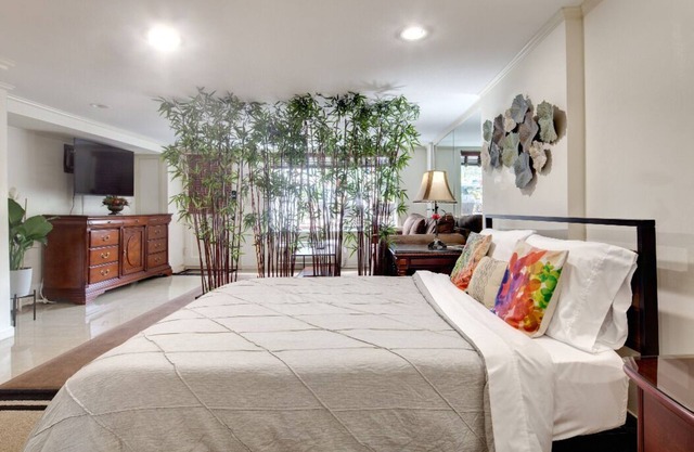 Huge Studio/Temp Control Mattress/Free Parking