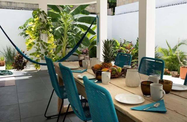 Huge terrace, KS Bed, Free WiFi, 5 min from Beach