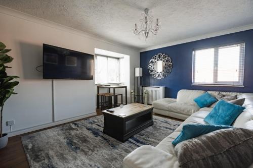 Hullidays - 'Old School Penthouse' Trinity Square