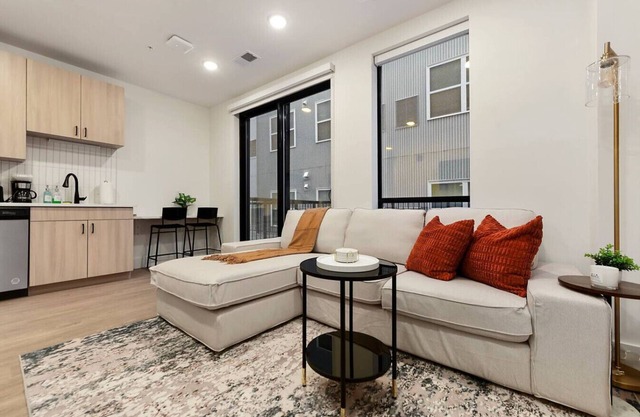 HULU+GYM with Parking Near UPMC|Pitt Uni |Shopping