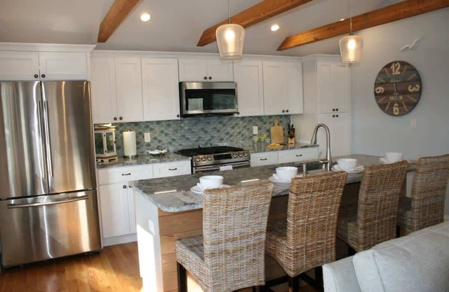 Humarock Hideaway, Tranquil Cottage with River Views