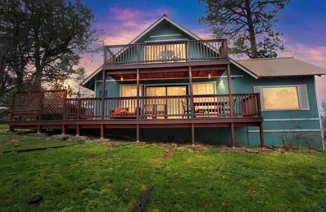 Hummingbird Haven - Charming Ruidoso Retreat by RedAwning